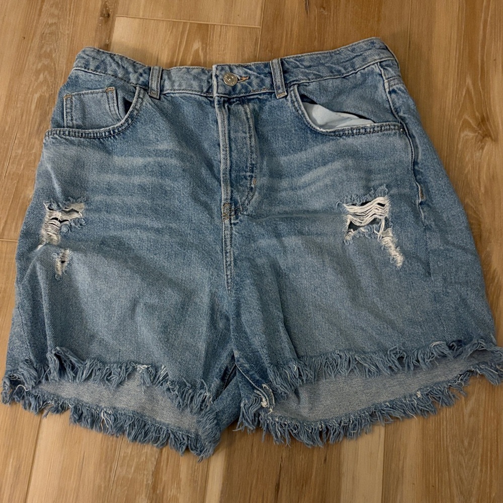 ZARA Distressed Denim Women Shorts